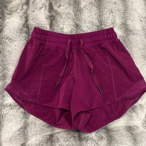 Lululemon size 4 hotty hot shorts